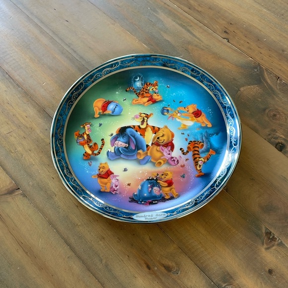 VINTAGE “Winnie the Pooh” Collector’s Plate - Picture 3 of 11